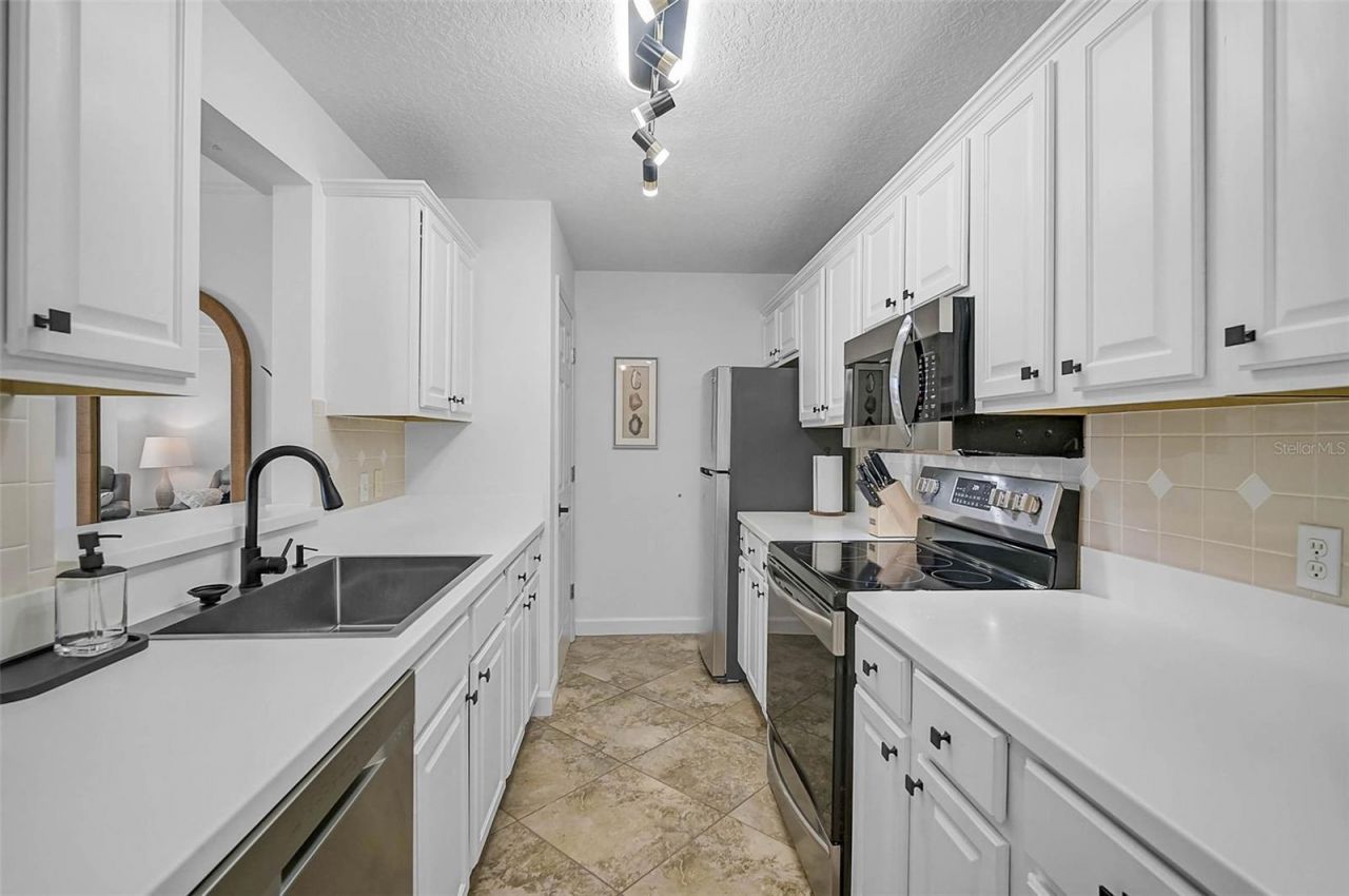 750 N Tamiami Trail, Unit 1516, Sarasota, FL 34236 Photo