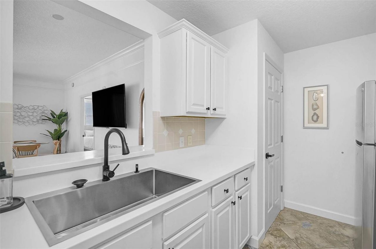 750 N Tamiami Trail, Unit 1516, Sarasota, FL 34236 Photo