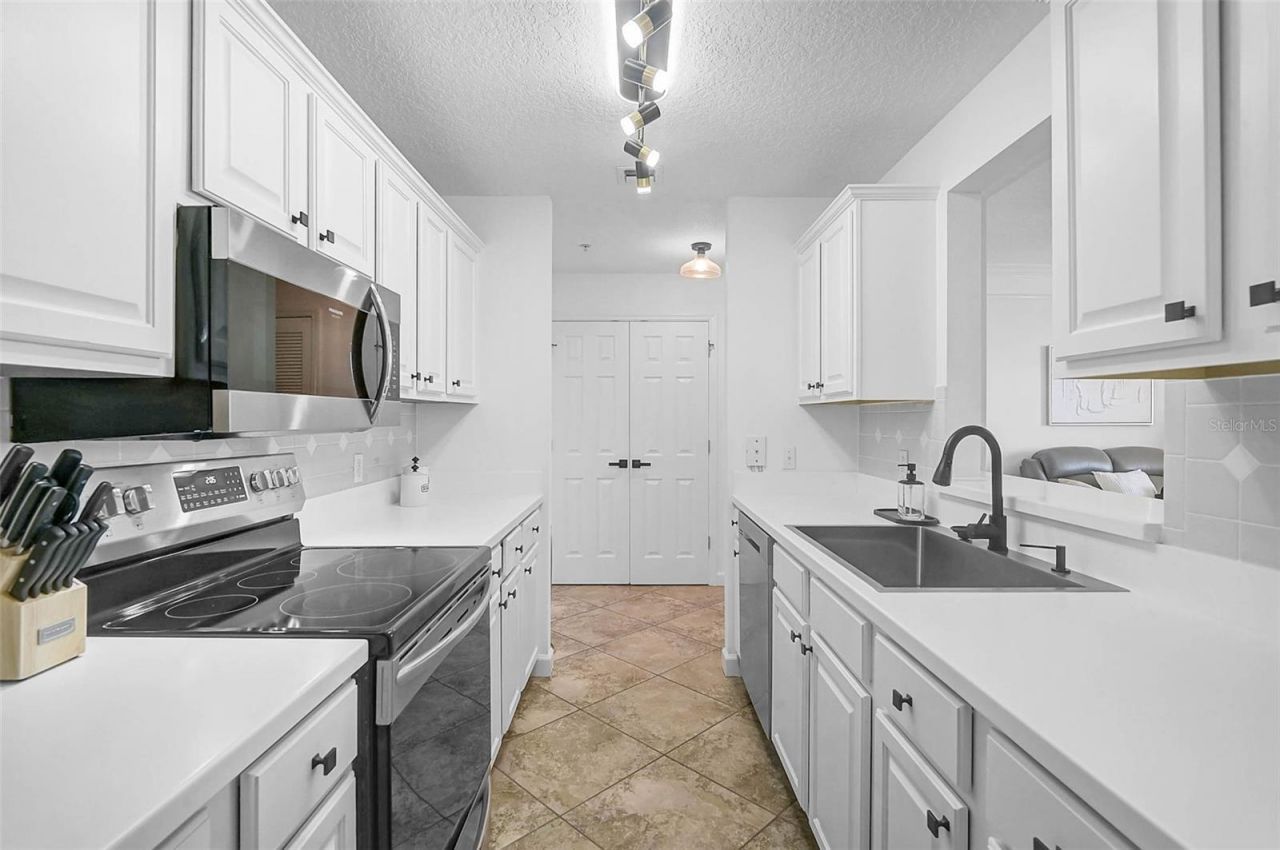 750 N Tamiami Trail, Unit 1516, Sarasota, FL 34236 Photo