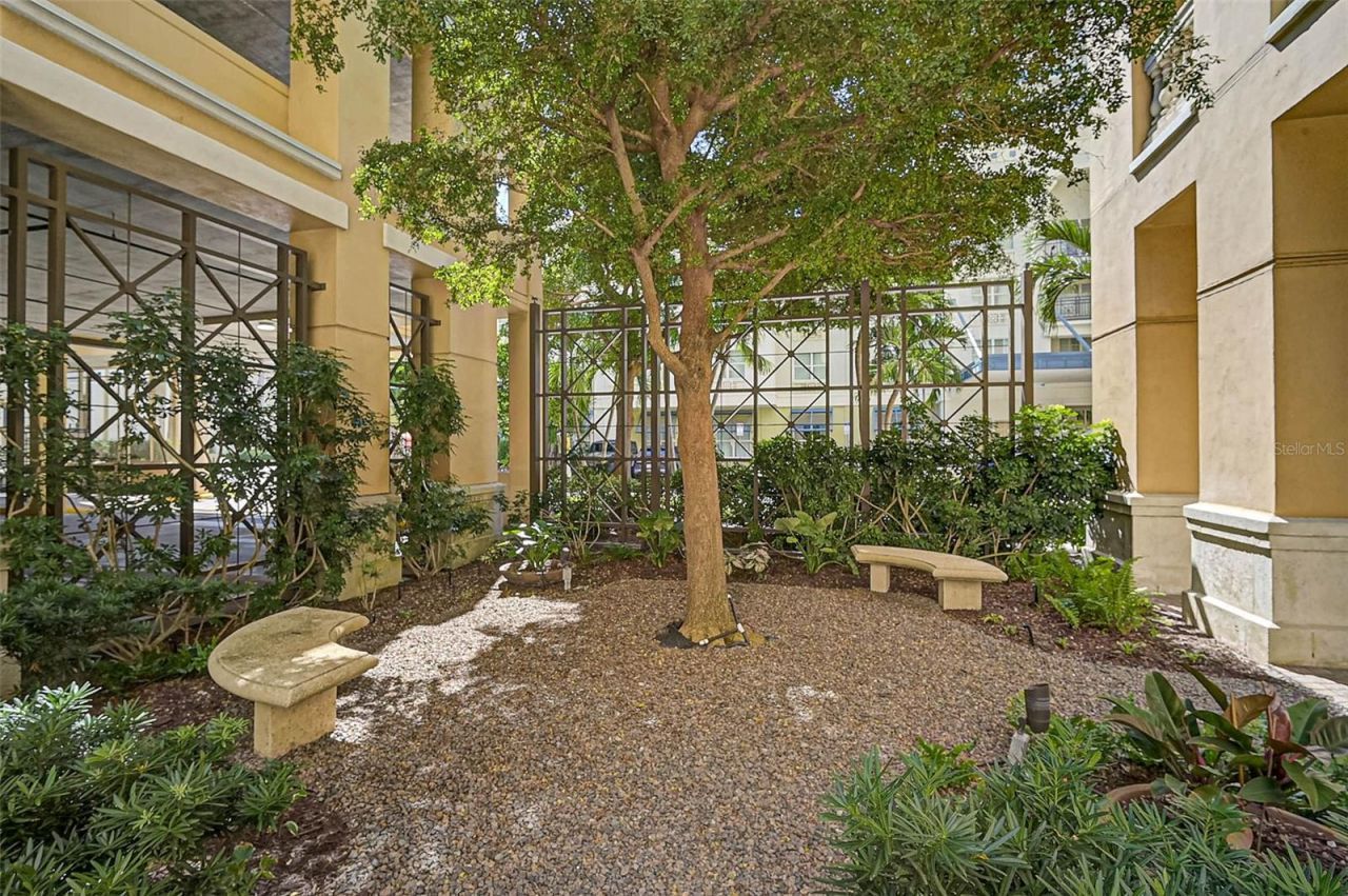 750 N Tamiami Trail, Unit 1516, Sarasota, FL 34236 Photo