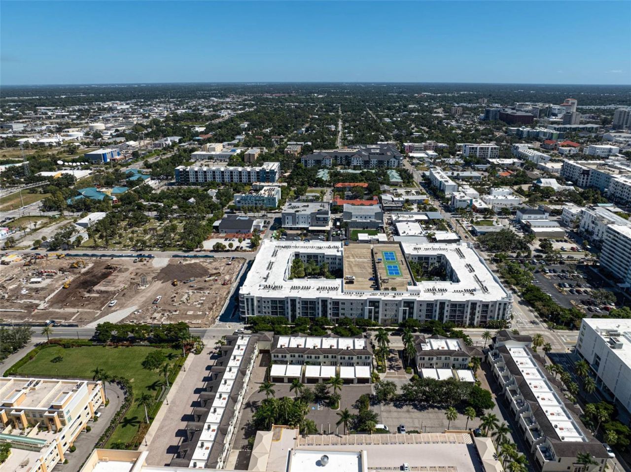 750 N Tamiami Trail, Unit 1516, Sarasota, FL 34236 Photo