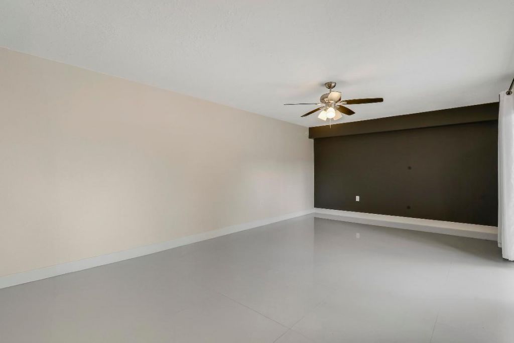 2404 24th Way, West Palm Beach, FL 33407 Photo