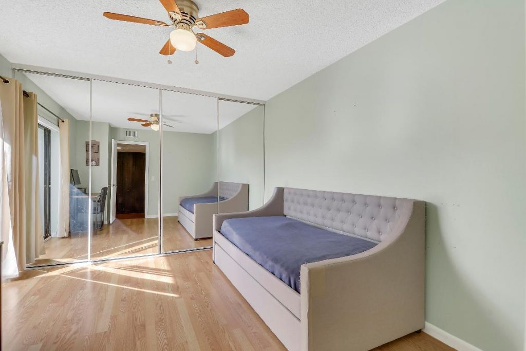 2404 24th Way, West Palm Beach, FL 33407 Photo