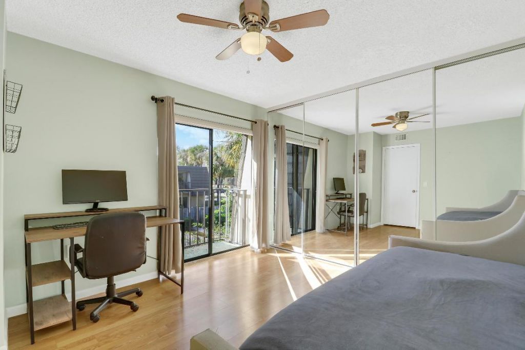 2404 24th Way, West Palm Beach, FL 33407 Photo