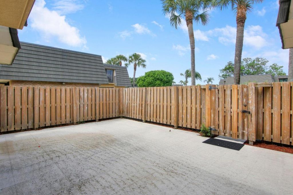 2404 24th Way, West Palm Beach, FL 33407 Photo