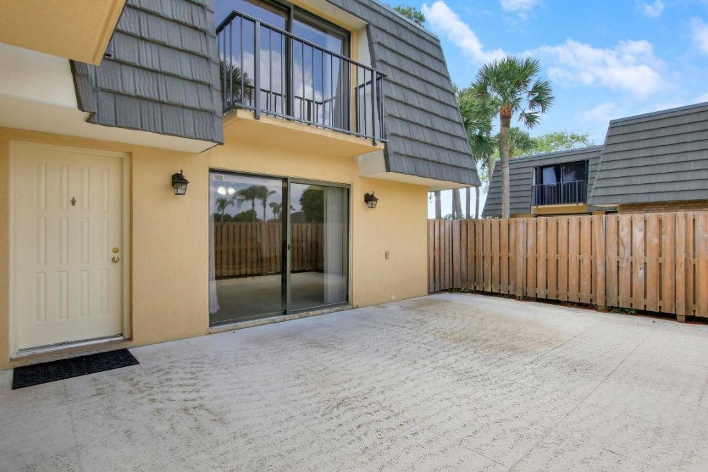 2404 24th Way, West Palm Beach, FL 33407 Photo