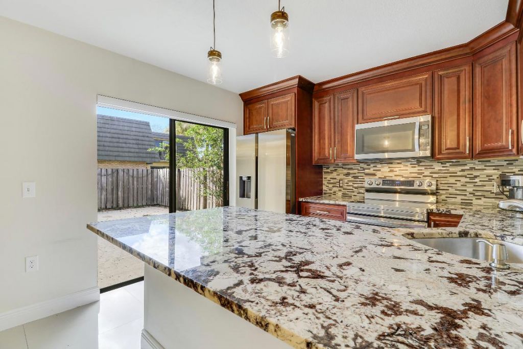 2404 24th Way, West Palm Beach, FL 33407 Photo