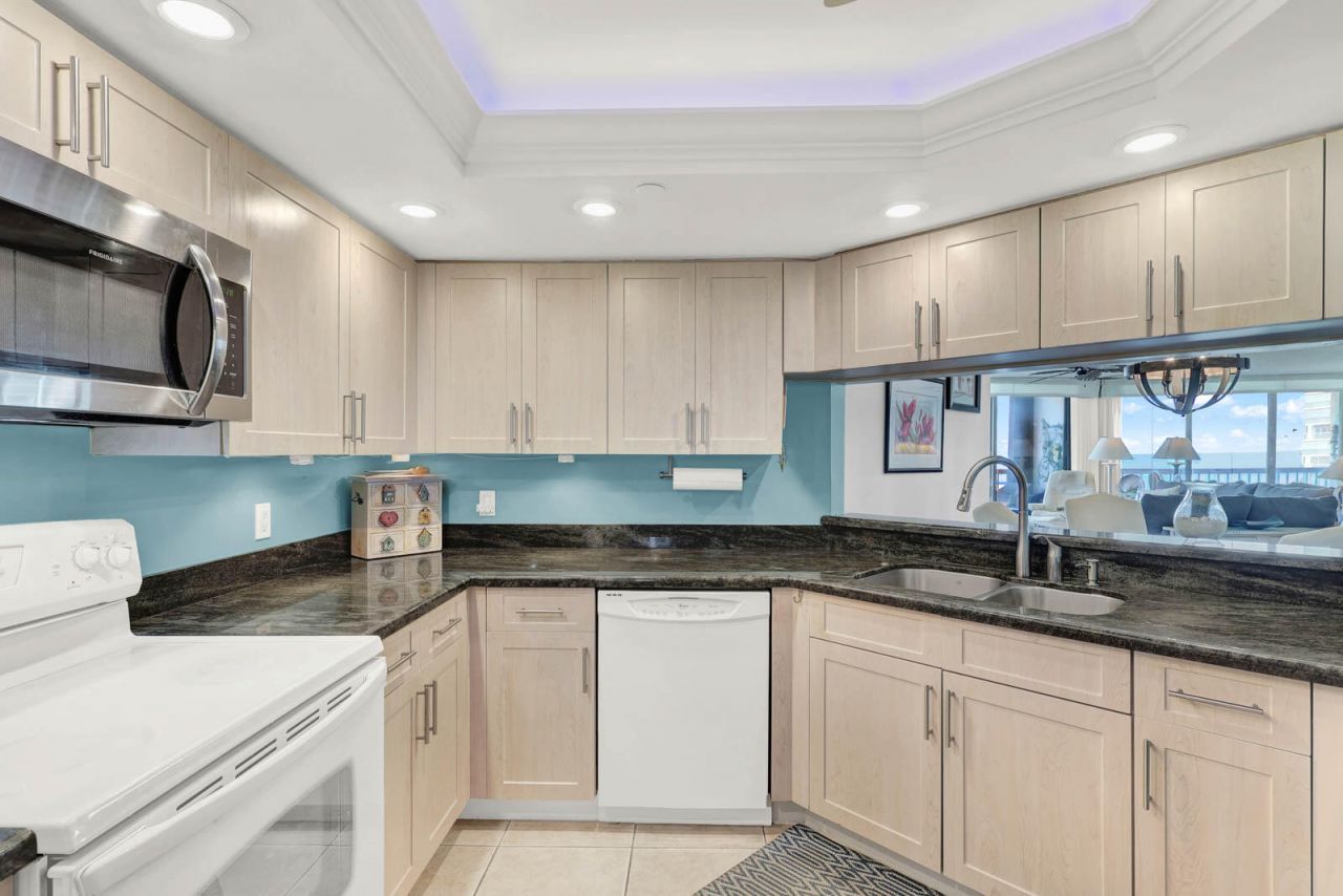 8880 S Ocean Drive, Unit 1004, Jensen Beach, FL 34957 Photo