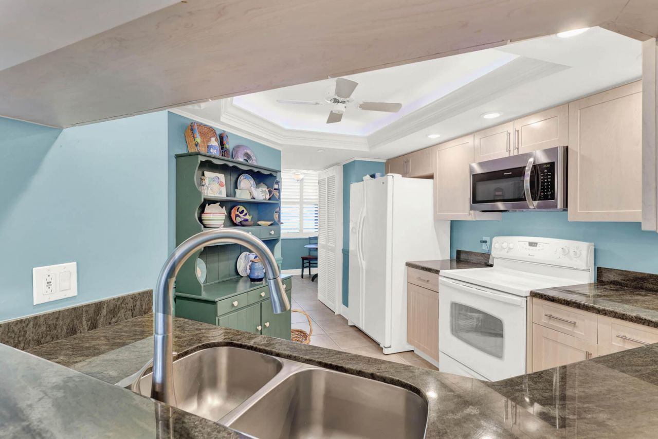 8880 S Ocean Drive, Unit 1004, Jensen Beach, FL 34957 Photo