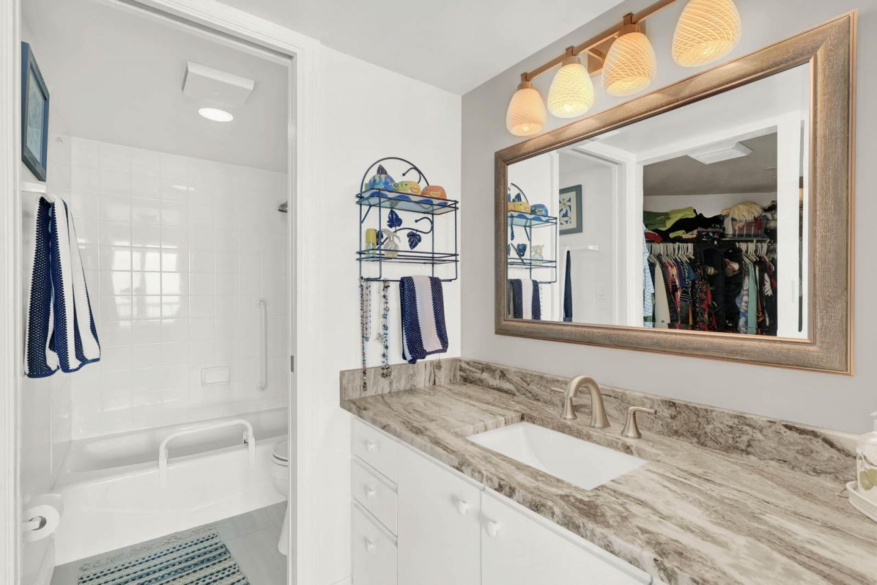 8880 S Ocean Drive, Unit 1004, Jensen Beach, FL 34957 Photo