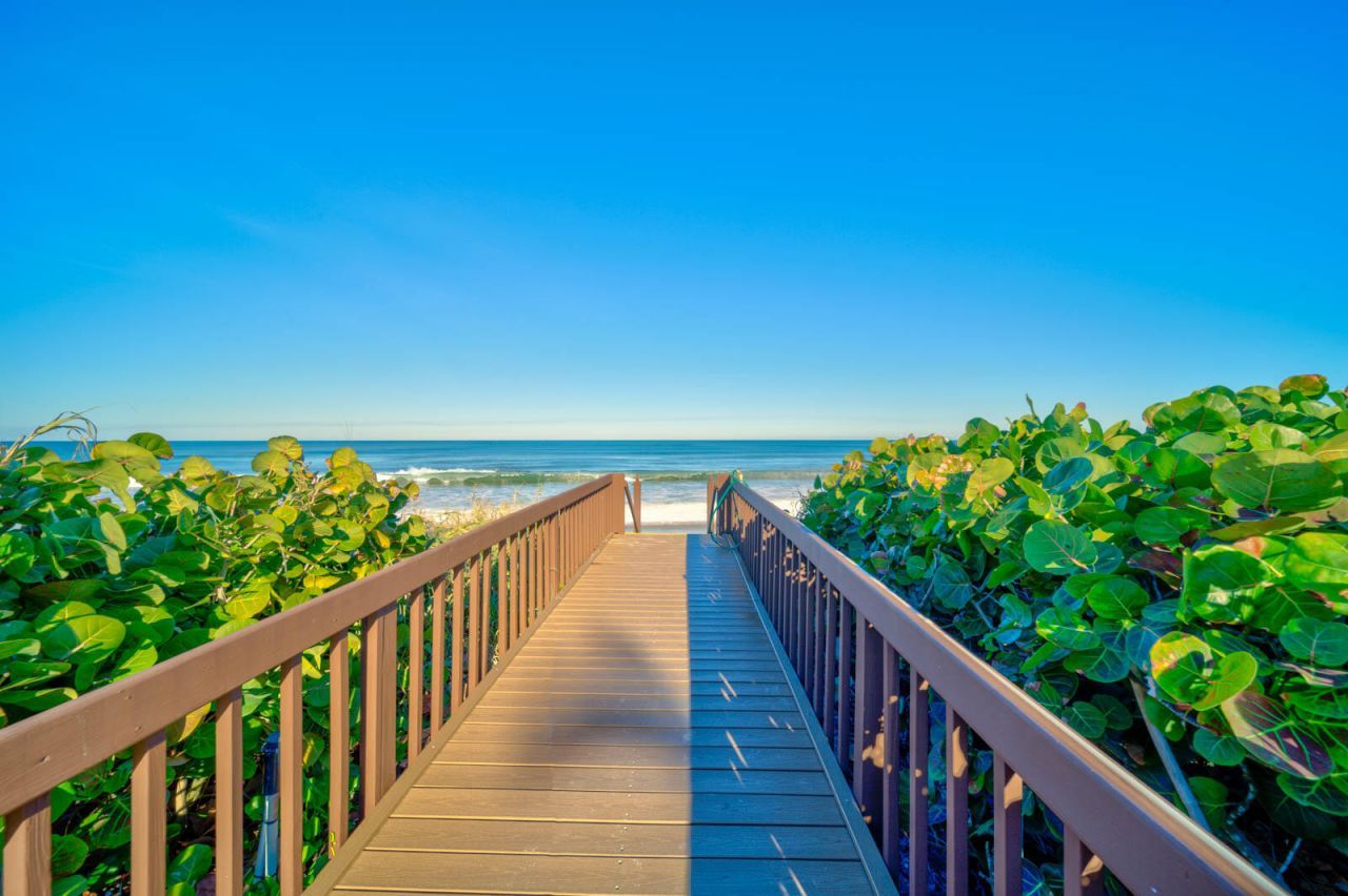 8880 S Ocean Drive, Unit 1004, Jensen Beach, FL 34957 Photo