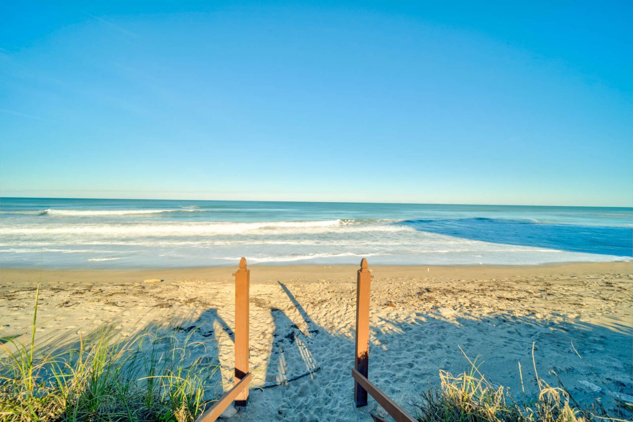 8880 S Ocean Drive, Unit 1004, Jensen Beach, FL 34957 Photo