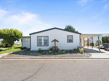 355 Old Inland Empire, Unit #11, Prosser, WA 99350