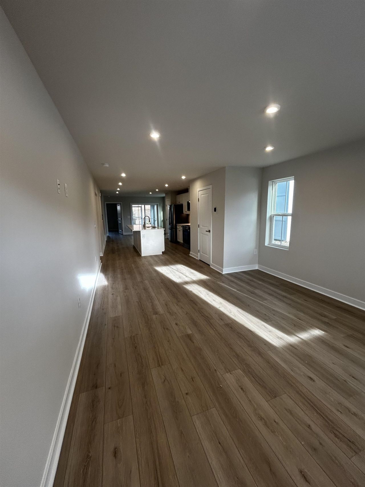 1301 Pleasant View Dr Photo 2