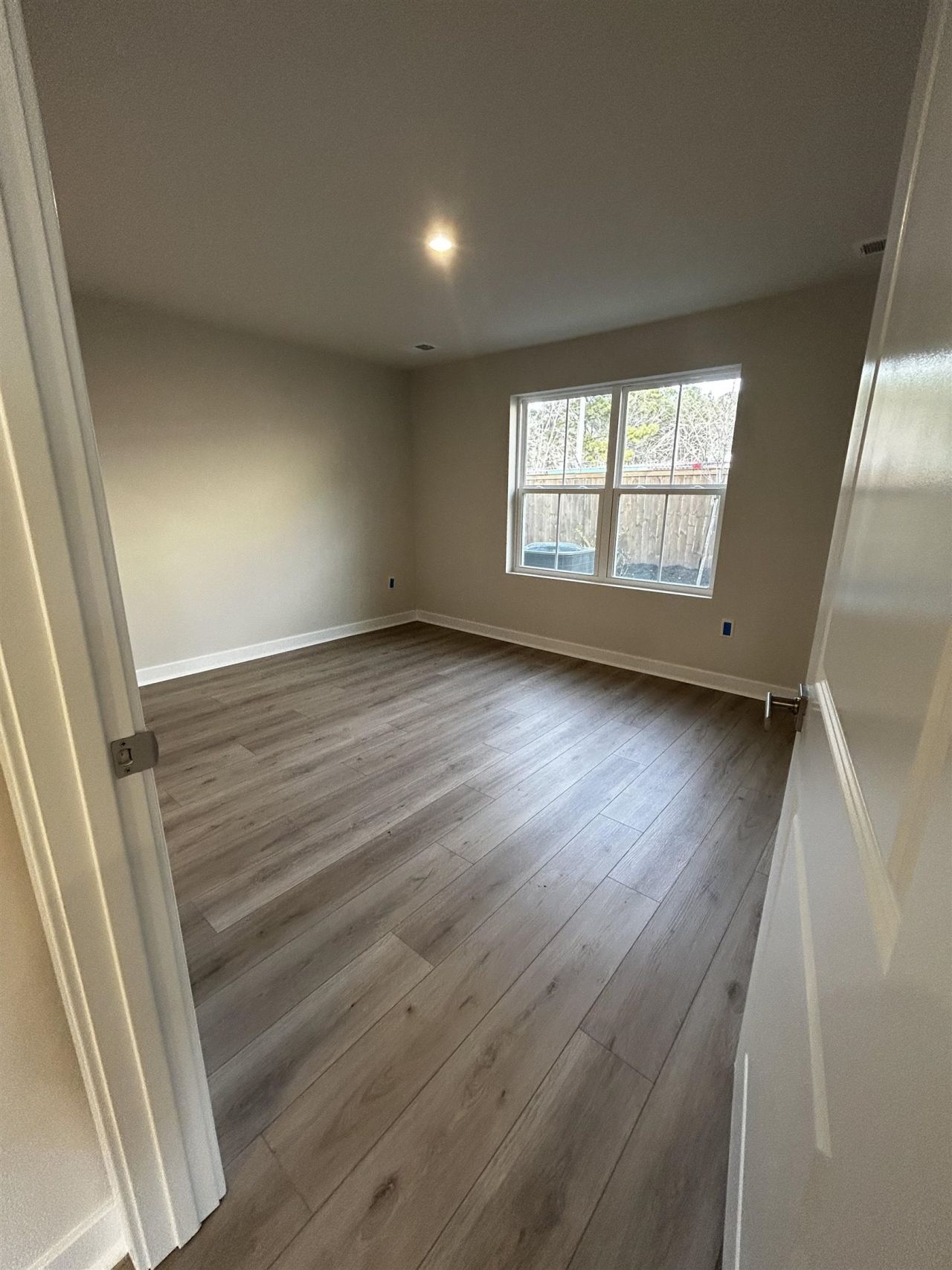 1301 Pleasant View Dr Photo 5