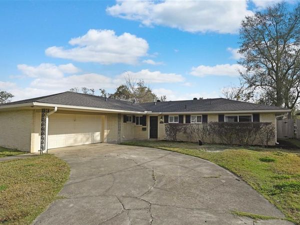 4307 Oaklawn Street, Lake Charles, LA 70605