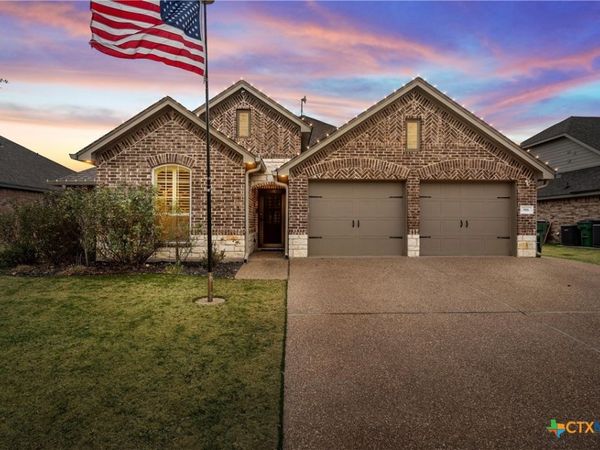 916 Cumberland Street , McGregor, TX 76657