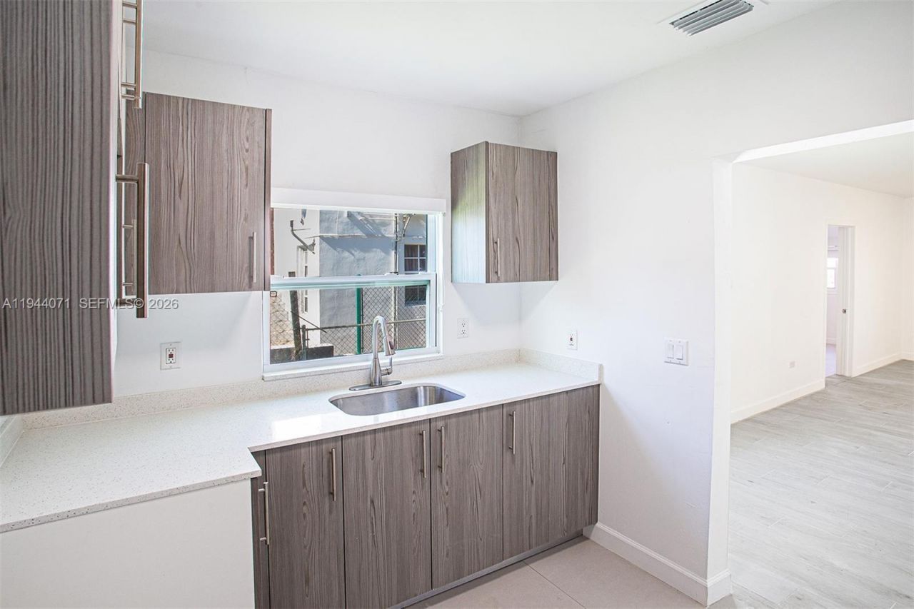 2620 SW 9th St, Miami, FL 33135 Photo