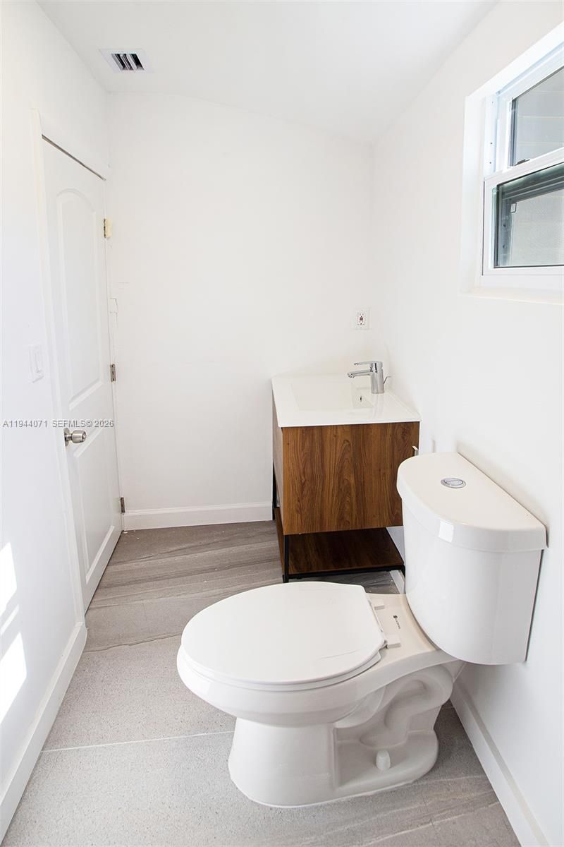 2620 SW 9th St, Miami, FL 33135 Photo