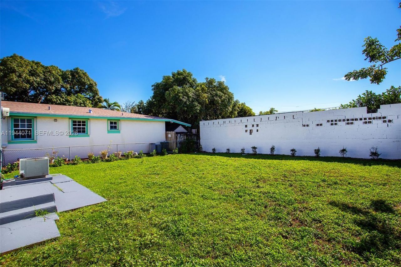 2620 SW 9th St, Miami, FL 33135 Photo