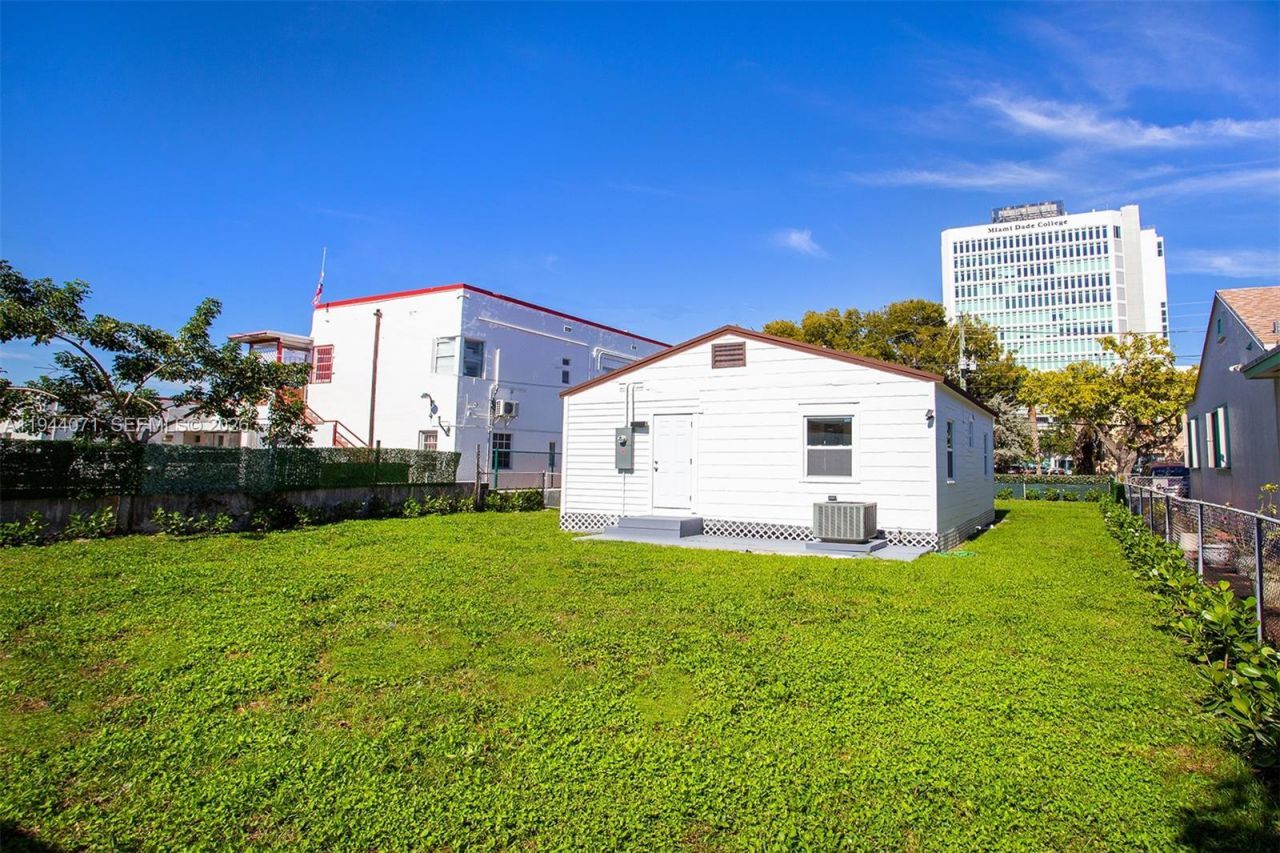 2620 SW 9th St, Miami, FL 33135 Photo