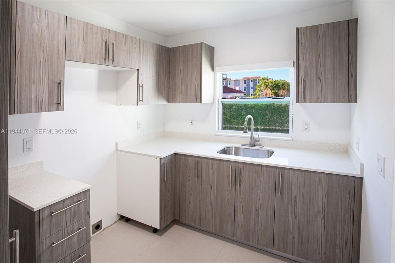 2620 SW 9th St, Miami, FL 33135 Photo