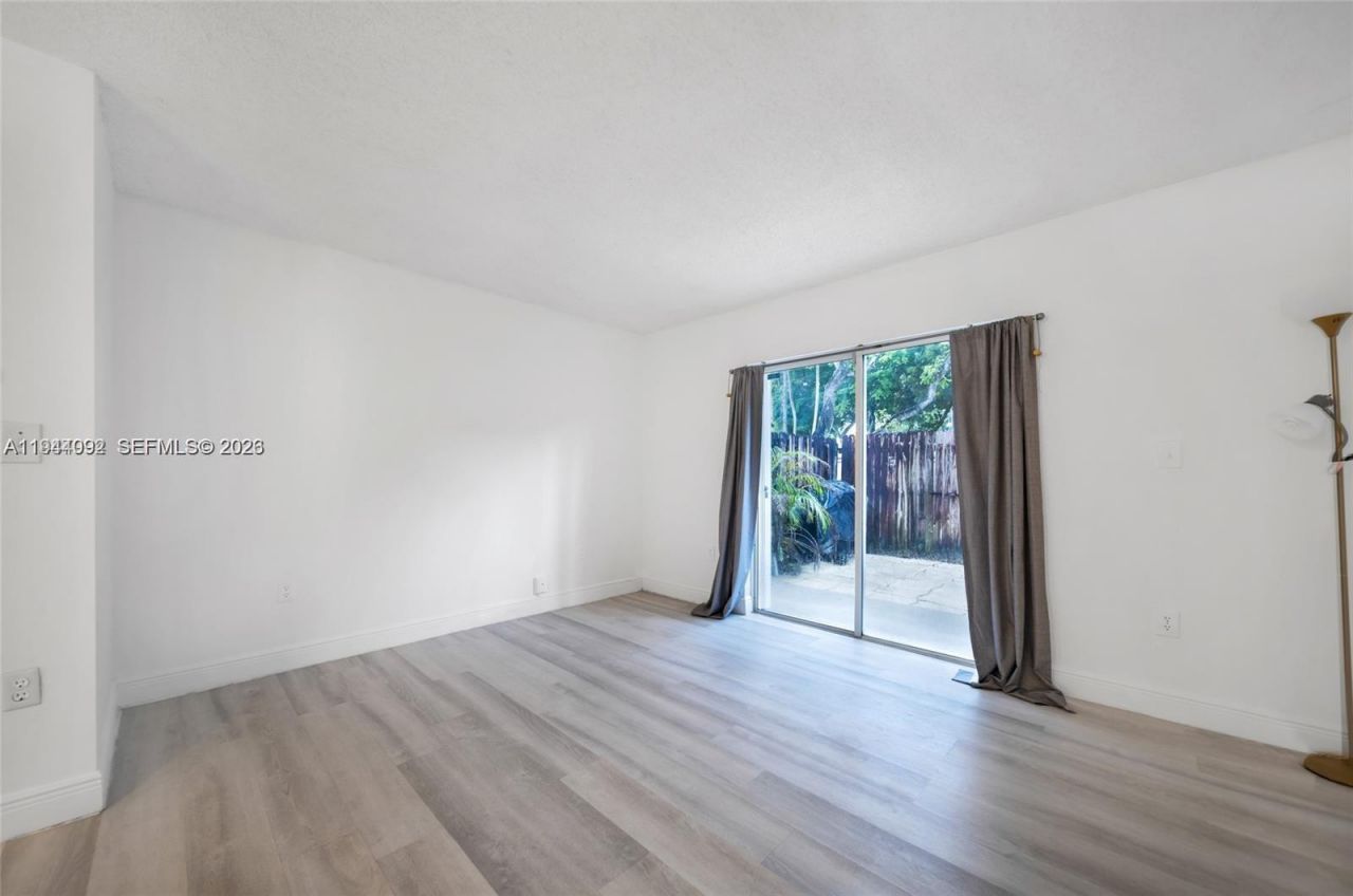 14260 SW 121st Pl, Unit 11, Miami, FL 33186 Photo
