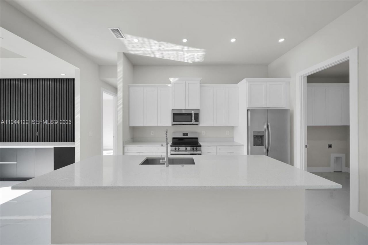 2913 14th W , Lehigh Acres, FL 33971 Photo