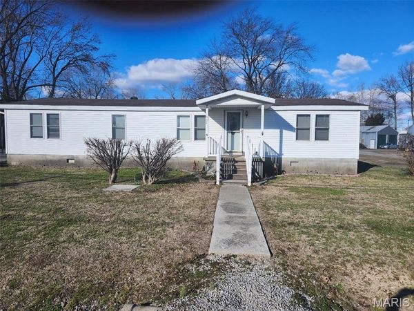 402 Pine, Willisville, IL 62997