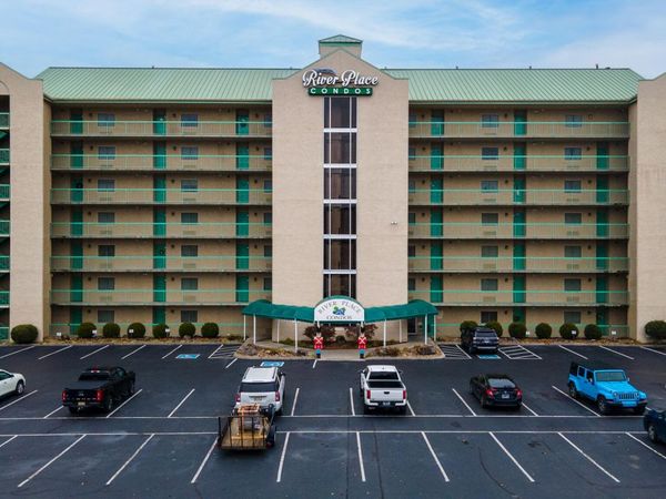 3215 N River Road, Pigeon Forge, TN 37863