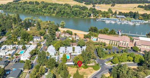 Riverside Blvd, Sacramento, CA 95822 Photo