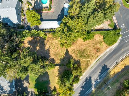 Riverside Blvd, Sacramento, CA 95822 Photo