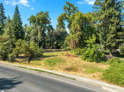 Riverside Blvd, Sacramento, CA 95822 Photo