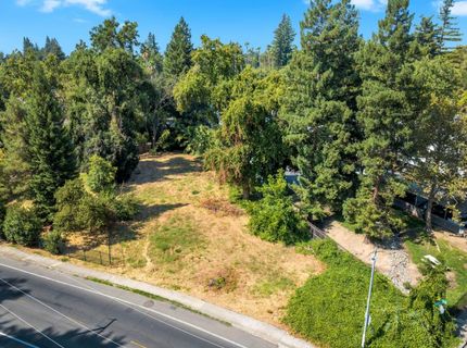 Riverside Blvd, Sacramento, CA 95822 Photo