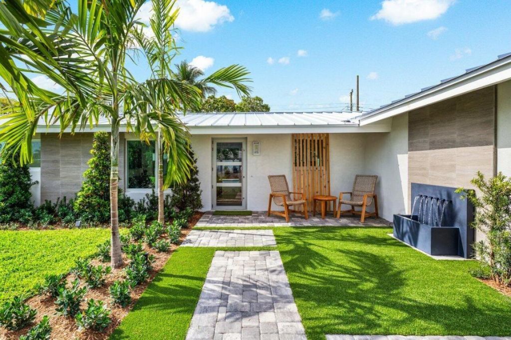 902 SW 27th Place, Boynton Beach, FL 33435 Photo