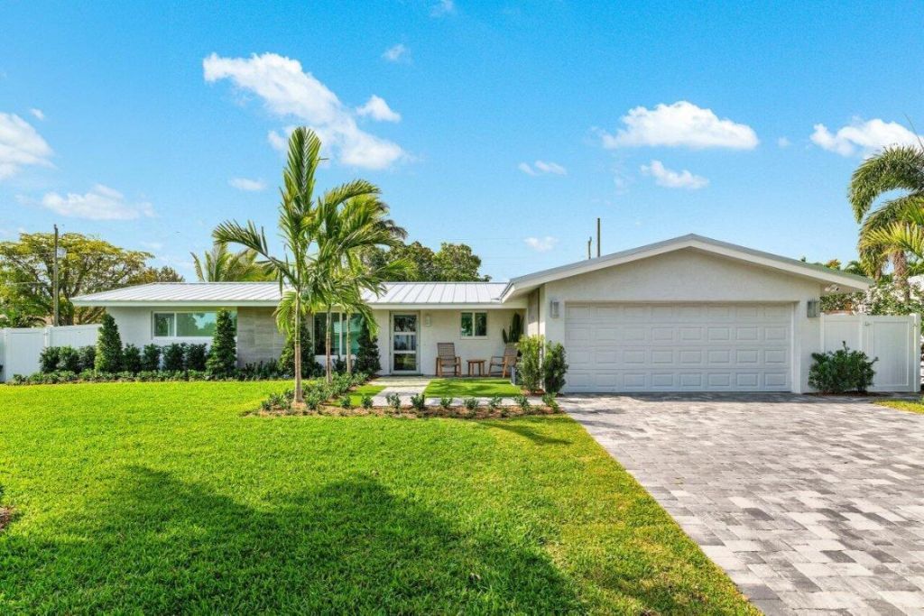 902 SW 27th Place, Boynton Beach, FL 33435 Photo