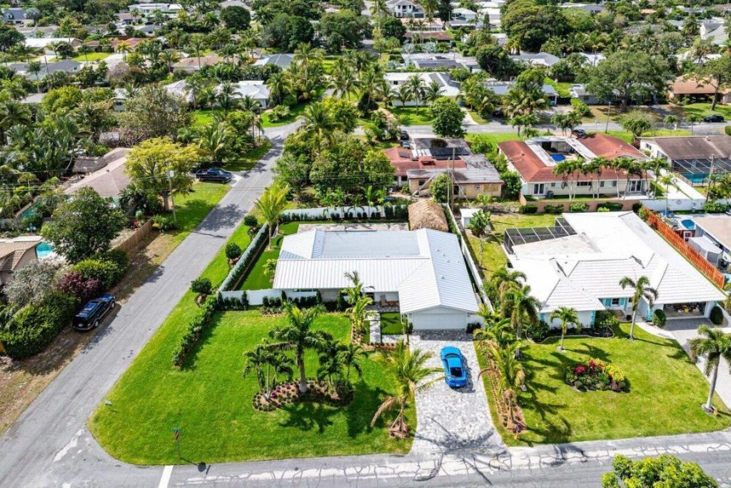 902 SW 27th Place, Boynton Beach, FL 33435 Photo