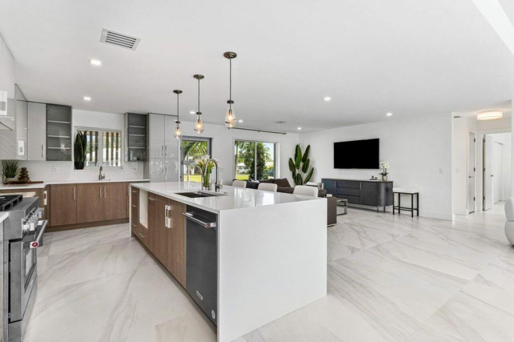 902 SW 27th Place, Boynton Beach, FL 33435 Photo