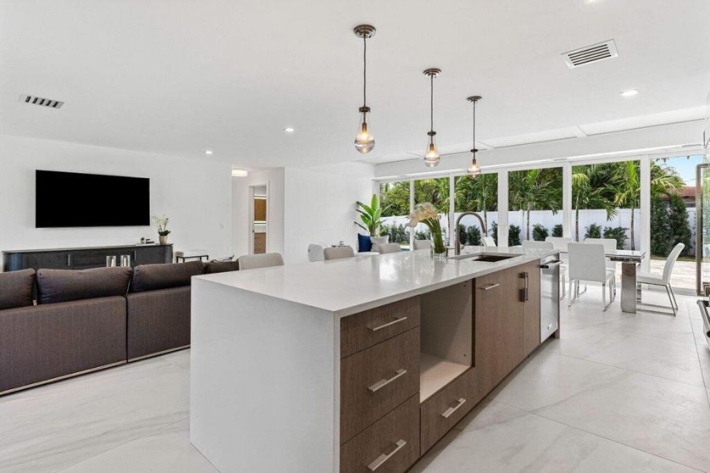 902 SW 27th Place, Boynton Beach, FL 33435 Photo