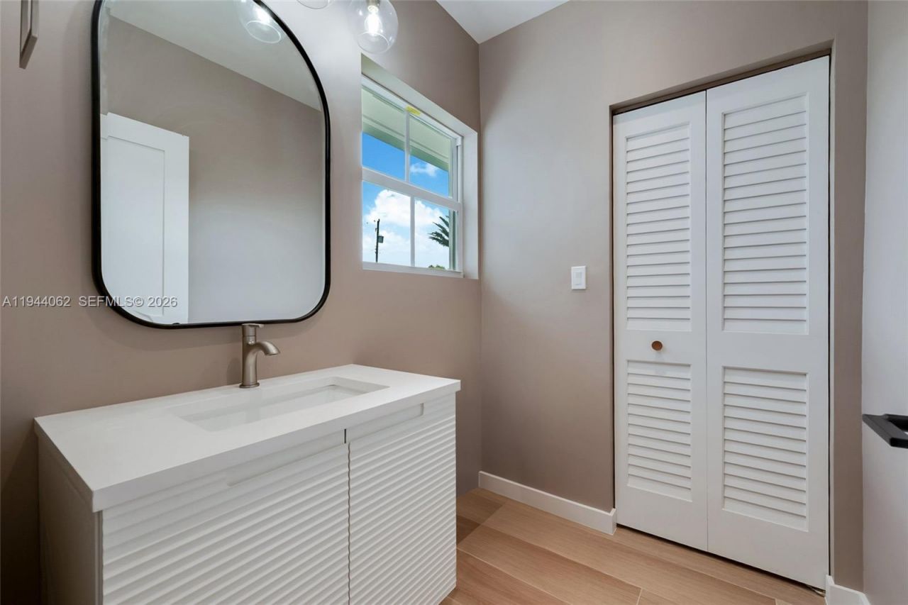 6356 SW 14th St, West Miami, FL 33144 Photo