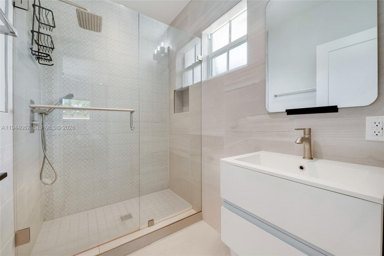 6356 SW 14th St, West Miami, FL 33144 Photo