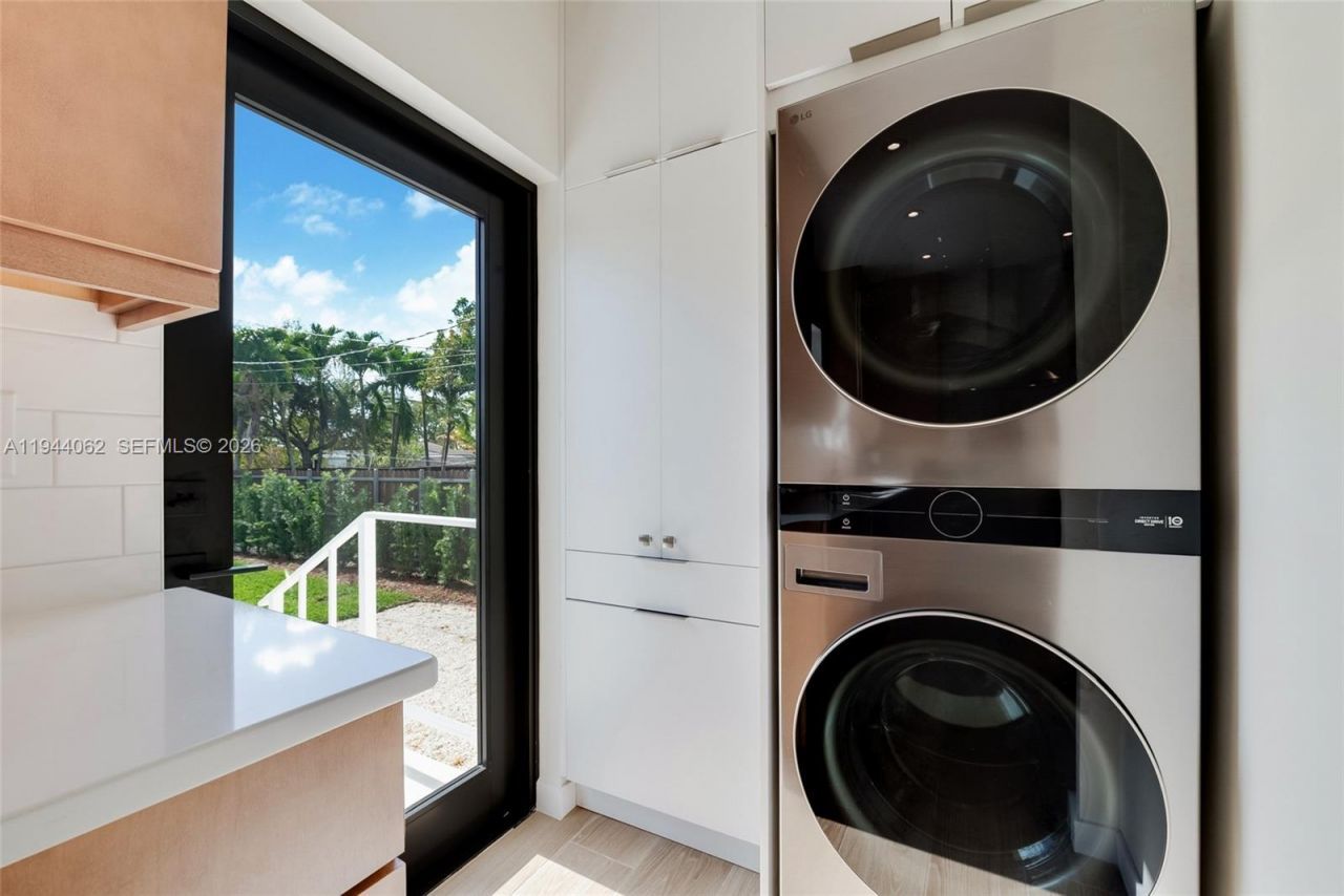 6356 SW 14th St, West Miami, FL 33144 Photo