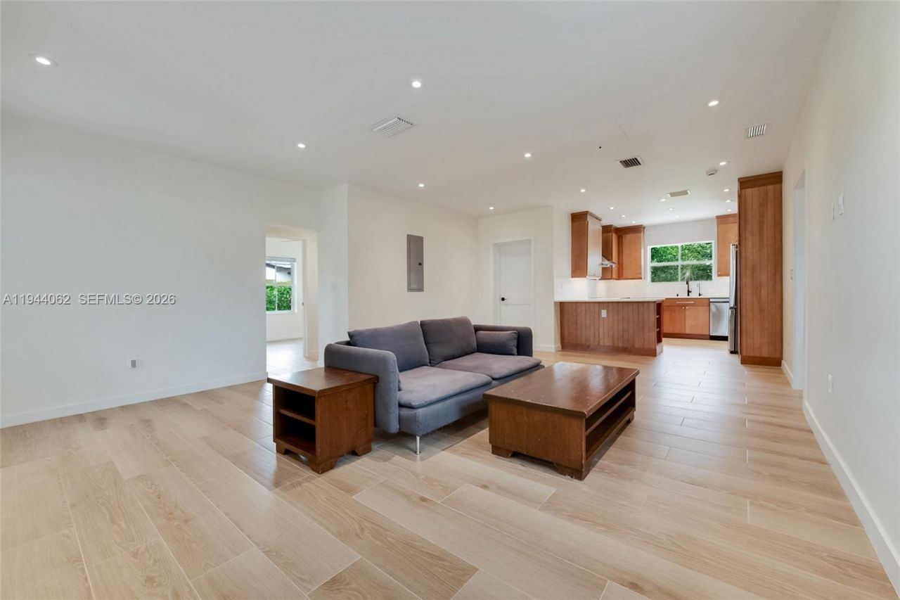 6356 SW 14th St, West Miami, FL 33144 Photo