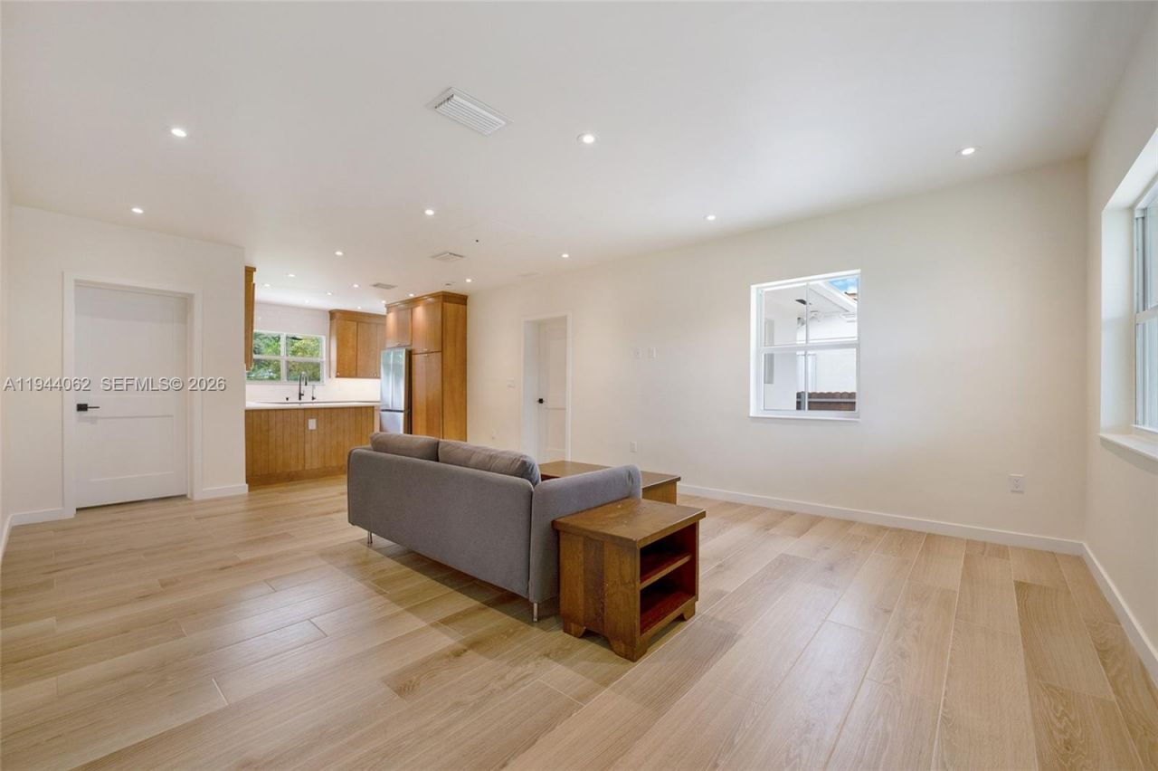 6356 SW 14th St, West Miami, FL 33144 Photo