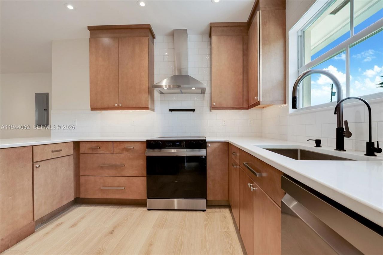 6356 SW 14th St, West Miami, FL 33144 Photo