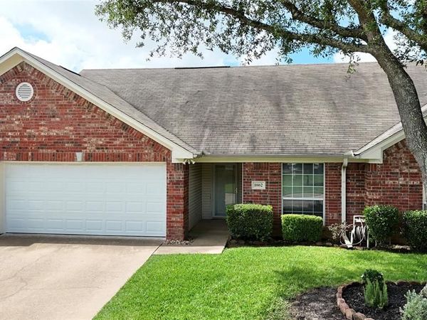 5401 Hollytree Drive, Unit 1002, Tyler, TX 75703