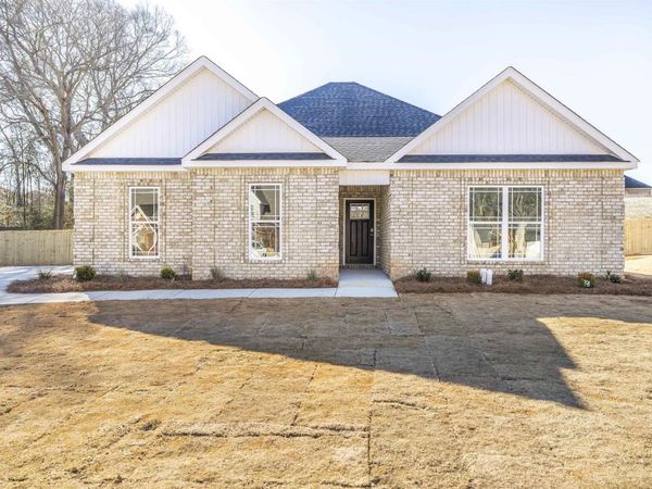 200 Collins Estate Avenue, Centerville, GA 31028