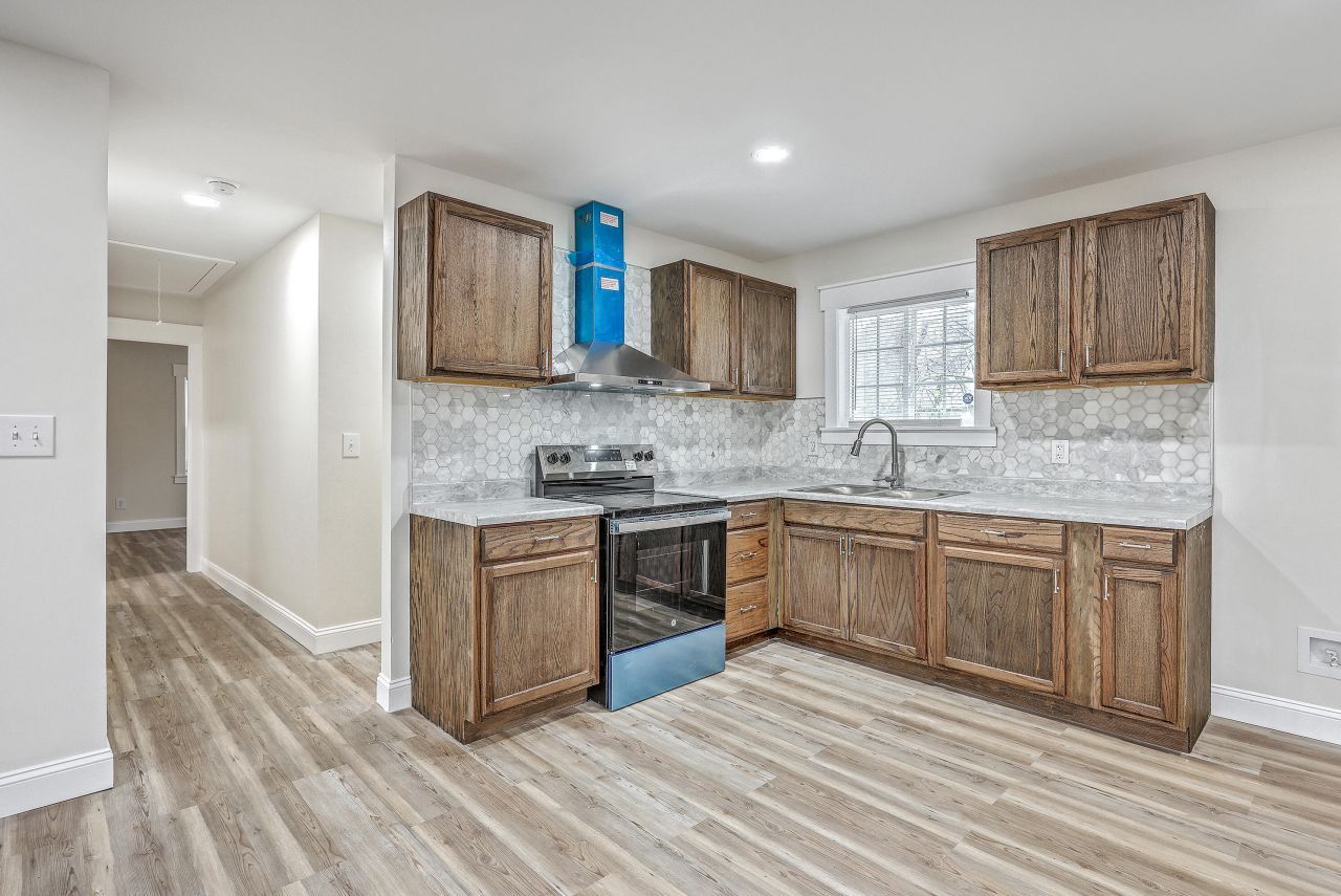 825 1st Street Photo 10