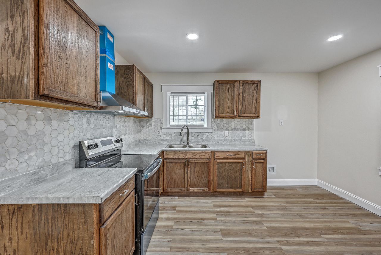 825 1st Street Photo 13