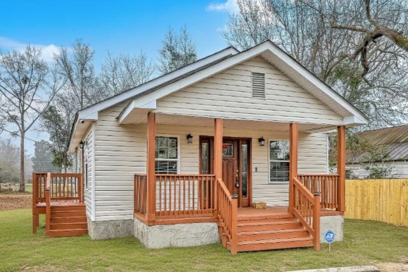 825 1st Street Photo 4